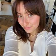 Très bonne élève au lycée et surtout en maths, n’hésitez pas à me contacter si vous avez besoin :)